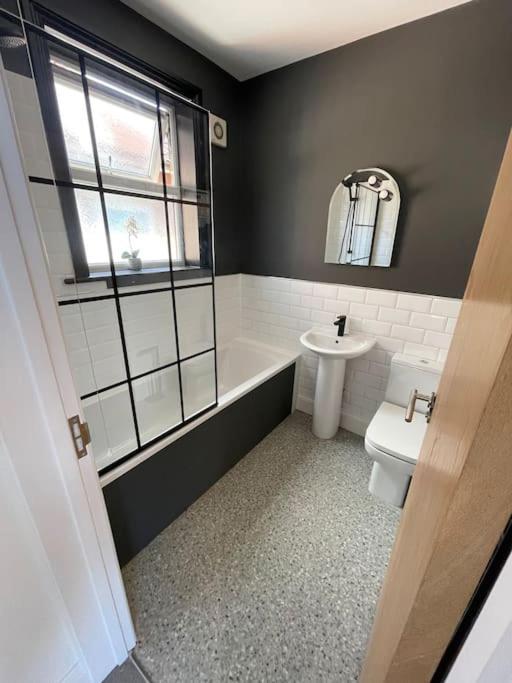 1 Bed Flat With Parking Near Town Centre Apartment Emsworth Exterior photo