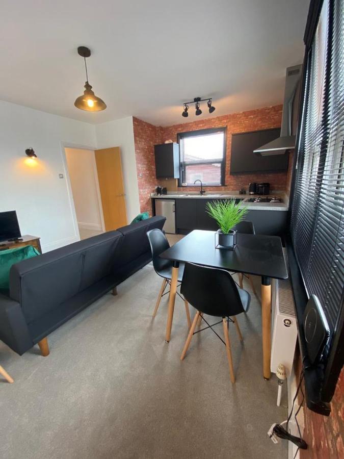 1 Bed Flat With Parking Near Town Centre Apartment Emsworth Exterior photo